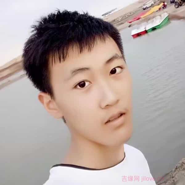 河南24岁单身帅哥真诚找对象-防城港征婚相亲网