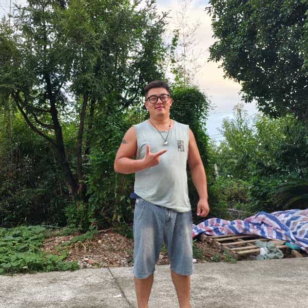 32岁岁浙江单身帅哥 - 防城港吉缘网