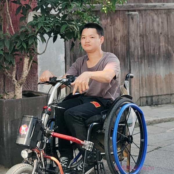 33岁岁湖北单身帅哥 - 防城港吉缘网